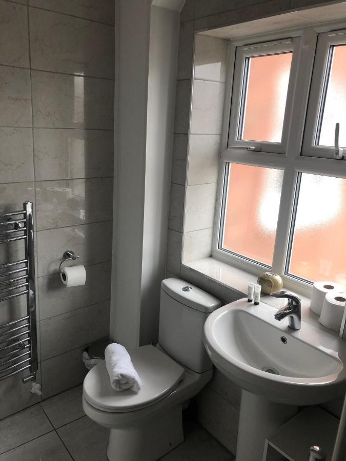2 Bedroom Large First Floor Apartment With Free Parking Loughborough Exterior photo